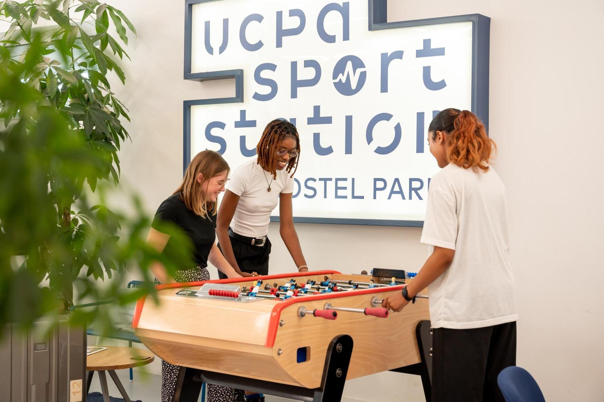 Ucpa Sport Station Hostel Paris Eksteriør billede